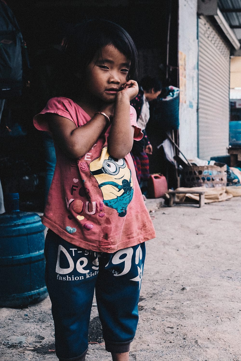Laos Phonsavan 2019 22 Shy Girl