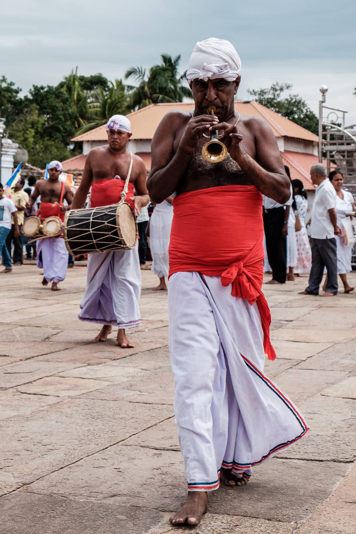 Sri Lanka Anuradapura 2015 09 Procession