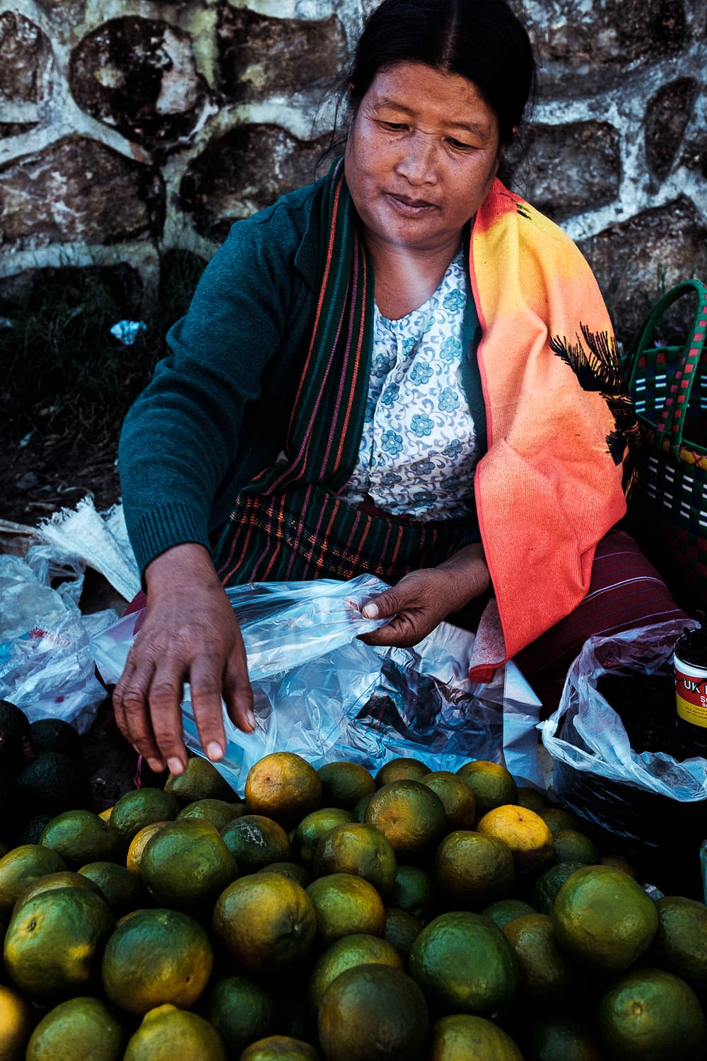 Burma 2018 13 Lime seller